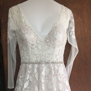 Size 12 wedding dress. Never worn